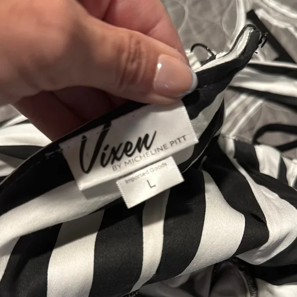 Vixen by Micheline Pitt Black and White Sleeveless A-Line Midi Dress - Picture 4 of 4